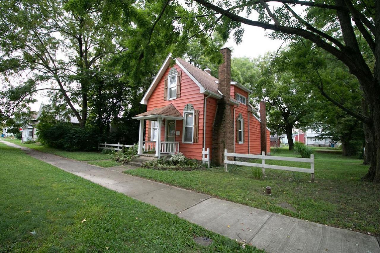 Holiday home Downtown 2 Bedroom Cottage, Sleeps 6, Walking Distance To Honeywell, Downtown Restaurants, Shopping