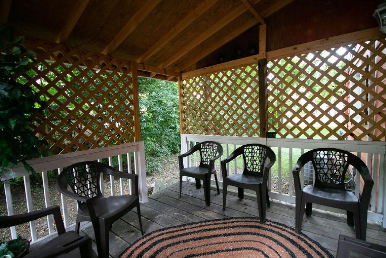 Downtown 2 Bedroom Cottage, Sleeps 6, Walking Distance To Honeywell, Downtown Restaurants, Shopping Wabash