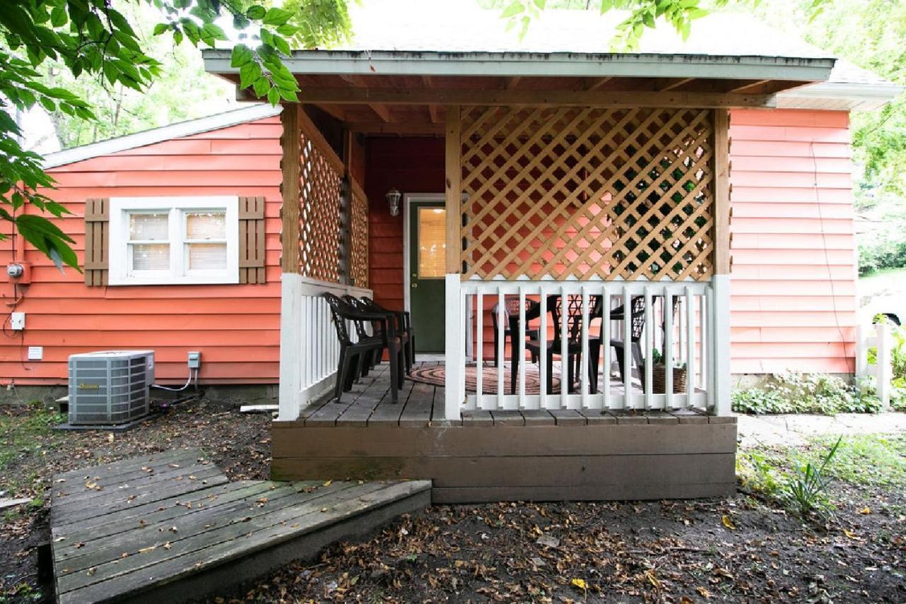 Downtown 2 Bedroom Cottage, Sleeps 6, Walking Distance To Honeywell, Downtown Restaurants, Shopping * Wabash