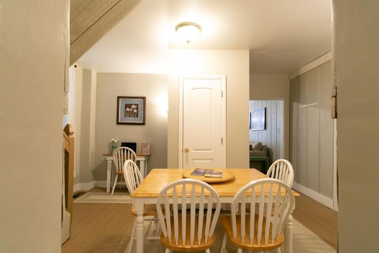 Downtown 2 Bedroom Cottage, Sleeps 6, Walking Distance To Honeywell, Downtown Restaurants, Shopping Wabash